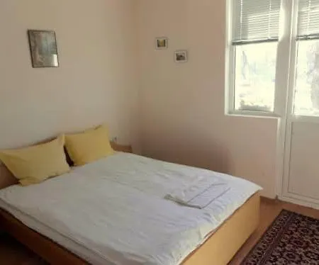 Апартамент За Гости На Ул Христо Ботев Apartmán *